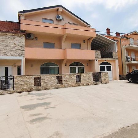 Apartments Ema Ivanica Exterior foto